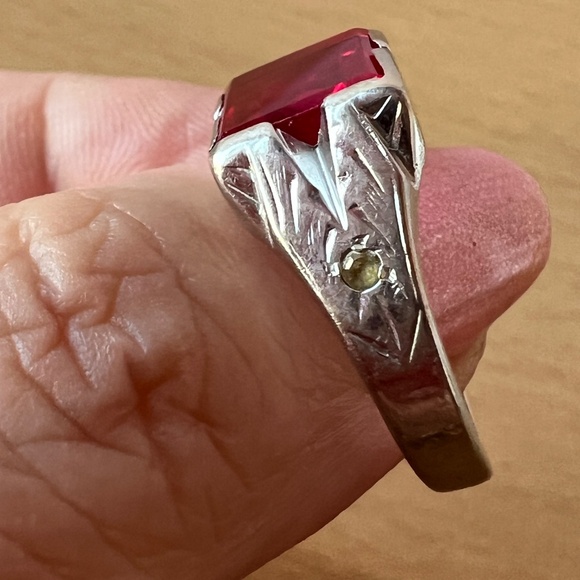 VINTAGE ART DECO 14K WHITE GOLD EMERALD CUT SYNTHETIC RUBY RING UNISEX MEN WOMAN - Picture 11 of 16
